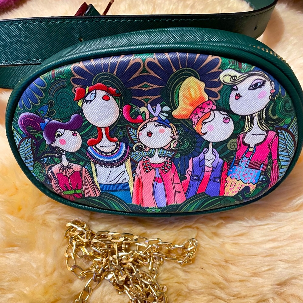 Women waist, fanny bag.  Extra gold chains to wear as  crossbody bag.
